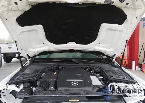 2017 Mercedes-Benz C 300 из США, поврежденный, VIN 55SWF4JB6HU200022